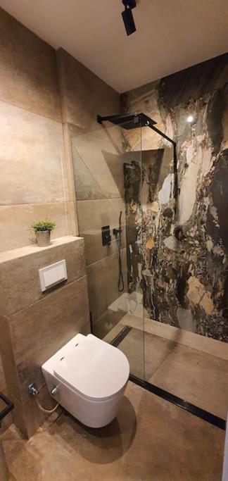 Floral Inn Пристина Екстериор снимка
