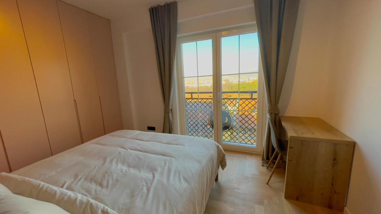 Floral Inn Пристина Екстериор снимка