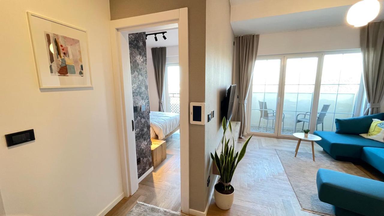 Floral Inn Пристина Екстериор снимка