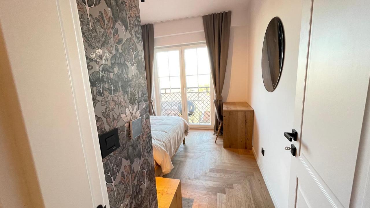 Floral Inn Пристина Екстериор снимка