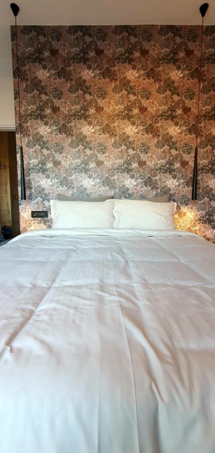 Floral Inn Пристина Екстериор снимка