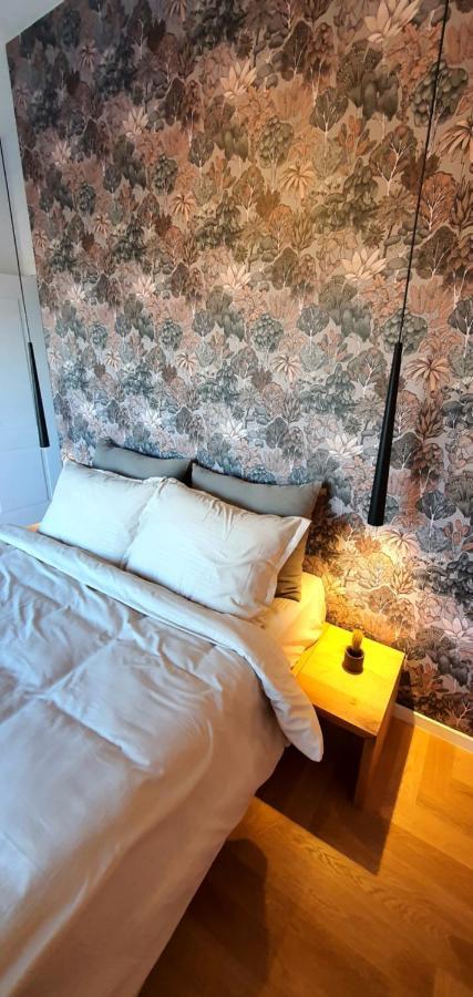 Floral Inn Пристина Екстериор снимка